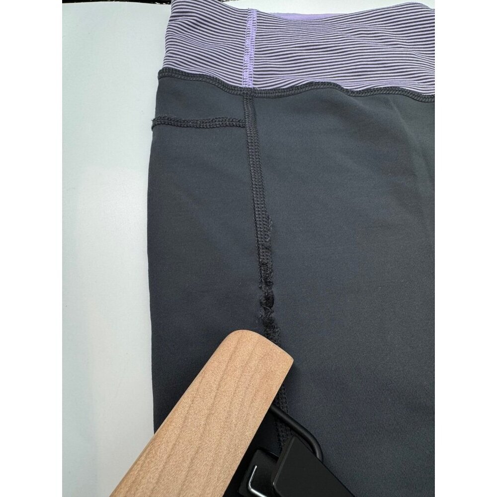 Lululemon Gray/Purple Run Zoom Crop Leggings Sz. 6 - Picture 6 of 6